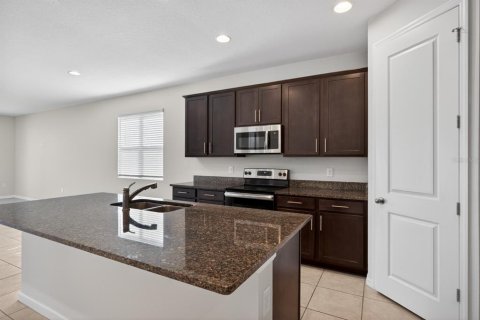 Villa ou maison à louer à Haines City, Floride: 3 chambres, 183.02 m2 № 2094079 - photo 4