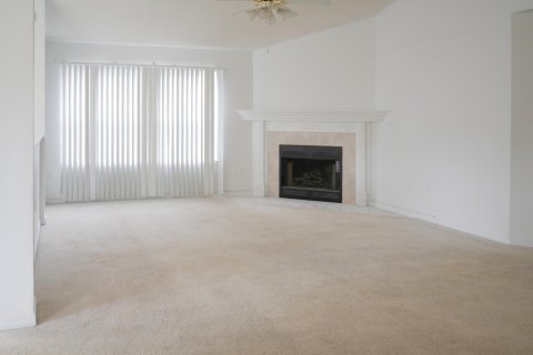 House in Fort Walton Beach, Florida 4 bedrooms, 193.05 sq.m. № 560681 - photo 1