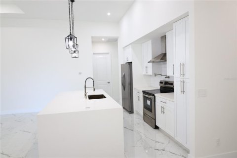 Casa en venta en Cape Coral, Florida, 4 dormitorios, 187.29 m2 № 1857935 - foto 24