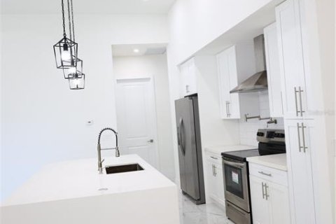 Casa en venta en Cape Coral, Florida, 4 dormitorios, 187.29 m2 № 1857935 - foto 25