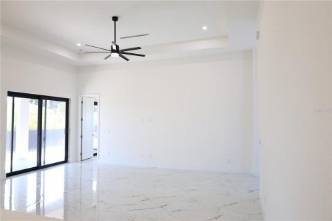 Casa en venta en Cape Coral, Florida, 4 dormitorios, 187.29 m2 № 1857935 - foto 16