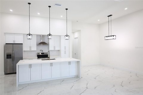 Casa en venta en Cape Coral, Florida, 4 dormitorios, 187.29 m2 № 1857935 - foto 27