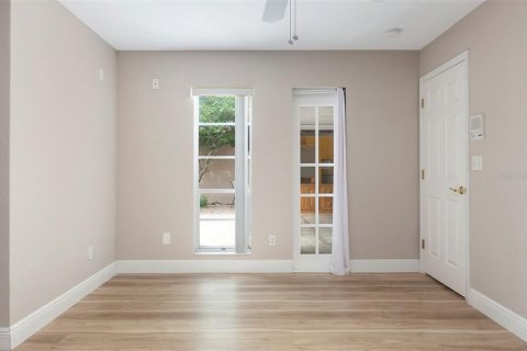 House in Saint Petersburg, Florida 3 bedrooms, 140.84 sq.m. № 2122119 - photo 21
