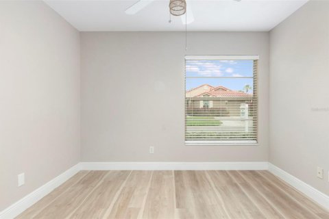 House in Saint Petersburg, Florida 3 bedrooms, 140.84 sq.m. № 2122119 - photo 17