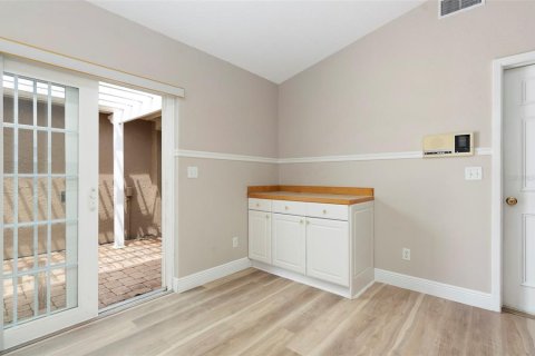 House in Saint Petersburg, Florida 3 bedrooms, 140.84 sq.m. № 2122119 - photo 11