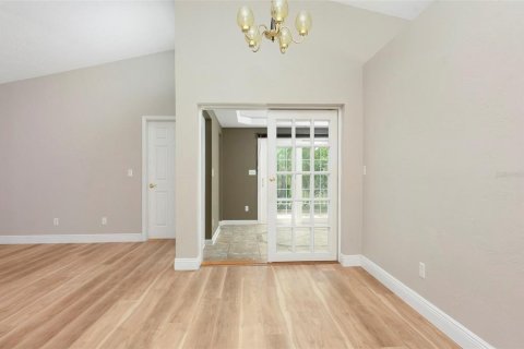 House in Saint Petersburg, Florida 3 bedrooms, 140.84 sq.m. № 2122119 - photo 10