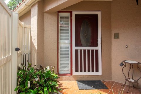 House in Saint Petersburg, Florida 3 bedrooms, 140.84 sq.m. № 2122119 - photo 3