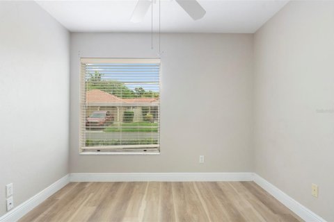 House in Saint Petersburg, Florida 3 bedrooms, 140.84 sq.m. № 2122119 - photo 15