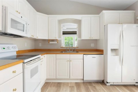 House in Saint Petersburg, Florida 3 bedrooms, 140.84 sq.m. № 2122119 - photo 12