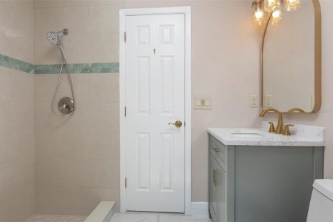 House in Saint Petersburg, Florida 3 bedrooms, 140.84 sq.m. № 2122119 - photo 28