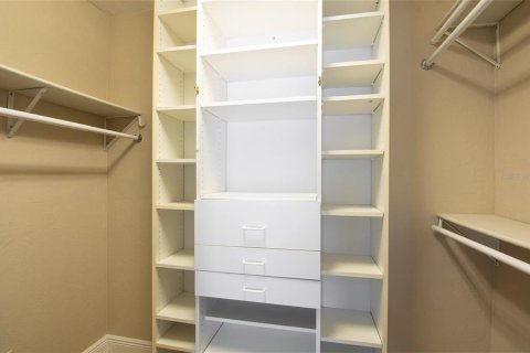 House in Saint Petersburg, Florida 3 bedrooms, 140.84 sq.m. № 2122119 - photo 25
