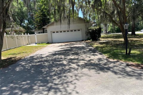 House in Ocala, Florida 3 bedrooms, 210.98 sq.m. № 1674165 - photo 10