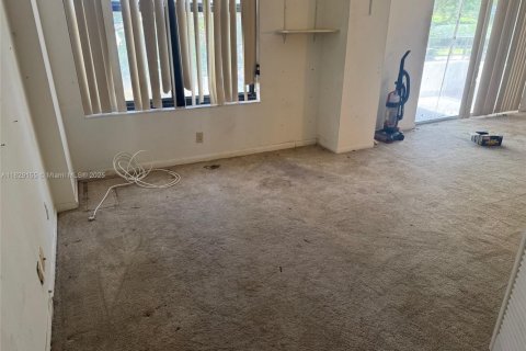 Condo in Hallandale Beach, Florida, 2 bedrooms  № 1800846 - photo 7