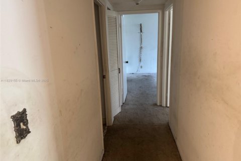Condo in Hallandale Beach, Florida, 2 bedrooms  № 1800846 - photo 20