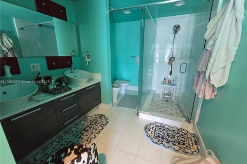 Condo in Aventura, Florida, 3 bedrooms  № 1942284 - photo 13