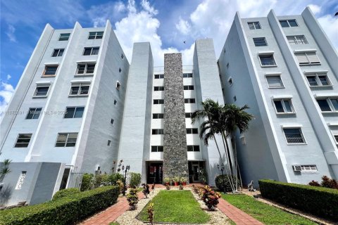 Copropriété à louer à Miami, Floride: 1 chambre, 59.46 m2 № 1898118 - photo 12