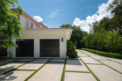 Villa ou maison à louer à Coral Gables, Floride: 7 chambres, 521.74 m2 № 1957814 - photo 13