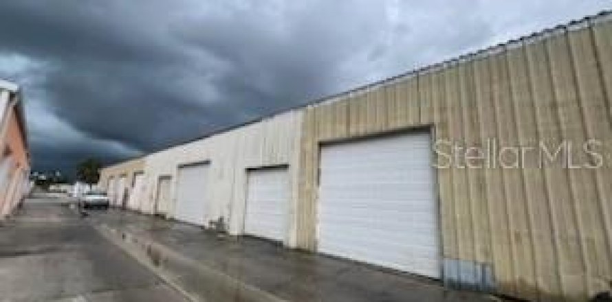 Commercial property in Port Charlotte, Florida 817.54 sq.m. № 2347816