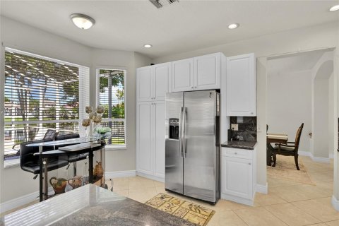House in Margate, Florida 4 bedrooms, 240.9 sq.m. № 1851960 - photo 17