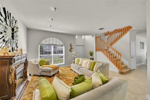 House in Margate, Florida 4 bedrooms, 240.9 sq.m. № 1851960 - photo 9