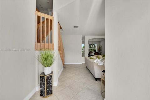 House in Margate, Florida 4 bedrooms, 240.9 sq.m. № 1851960 - photo 6