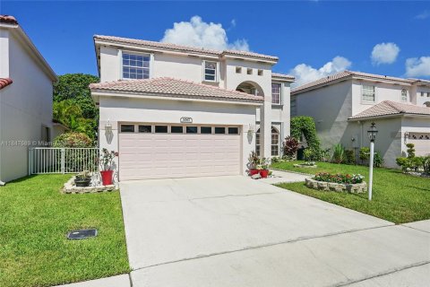 House in Margate, Florida 4 bedrooms, 240.9 sq.m. № 1851960 - photo 5