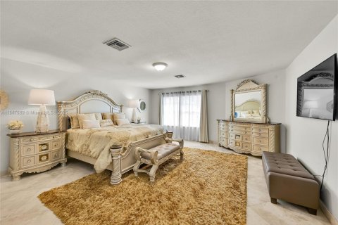 House in Margate, Florida 4 bedrooms, 240.9 sq.m. № 1851960 - photo 24