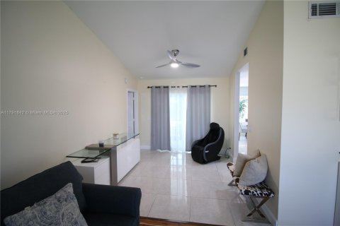 Casa en venta en Wellington, Florida, 4 dormitorios, 178.56 m2 № 1748747 - foto 14