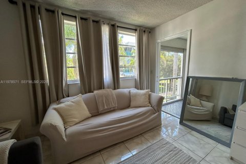 Condominio en alquiler en Hallandale Beach, Florida, 1 dormitorio, 60.2 m2 № 2051668 - foto 3