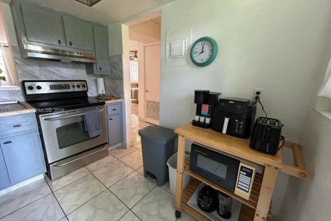 Condominio en alquiler en Hallandale Beach, Florida, 1 dormitorio, 60.2 m2 № 2051668 - foto 2