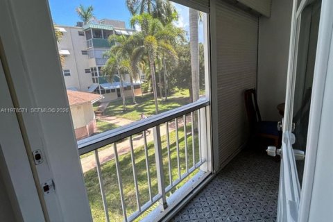 Condominio en alquiler en Hallandale Beach, Florida, 1 dormitorio, 60.2 m2 № 2051668 - foto 5