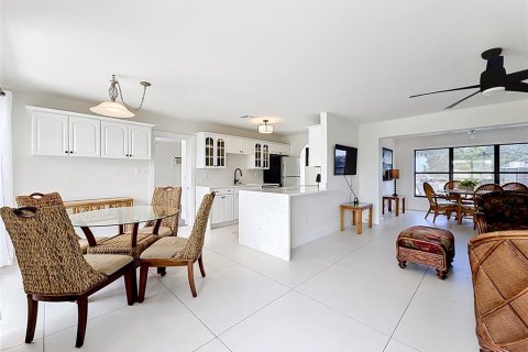 Villa ou maison à louer à Punta Gorda, Floride: 3 chambres, 138.15 m2 № 2137785 - photo 12