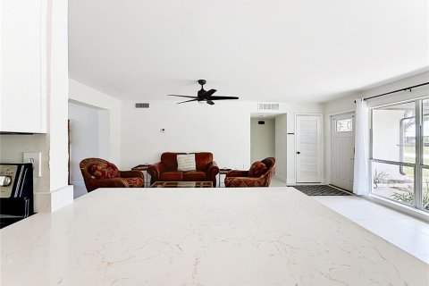 Villa ou maison à louer à Punta Gorda, Floride: 3 chambres, 138.15 m2 № 2137785 - photo 18