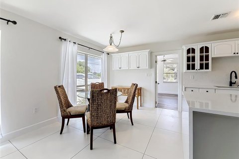 Villa ou maison à louer à Punta Gorda, Floride: 3 chambres, 138.15 m2 № 2137785 - photo 14
