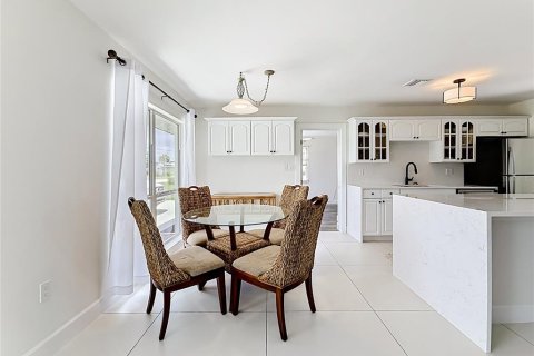 Villa ou maison à louer à Punta Gorda, Floride: 3 chambres, 138.15 m2 № 2137785 - photo 13