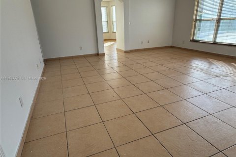 Touwnhouse à louer à Pembroke Pines, Floride: 2 chambres, 117.43 m2 № 2000804 - photo 8