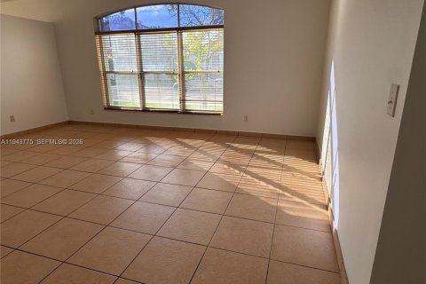 Touwnhouse à louer à Pembroke Pines, Floride: 2 chambres, 117.43 m2 № 2000804 - photo 7