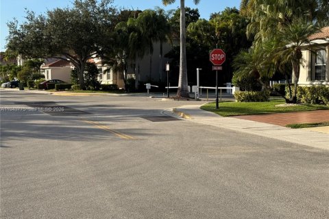 Touwnhouse à louer à Pembroke Pines, Floride: 2 chambres, 117.43 m2 № 2000804 - photo 16