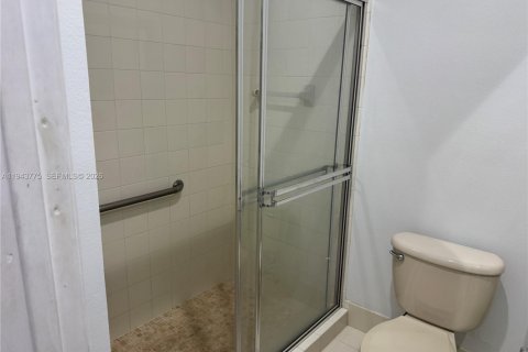 Touwnhouse à louer à Pembroke Pines, Floride: 2 chambres, 117.43 m2 № 2000804 - photo 13