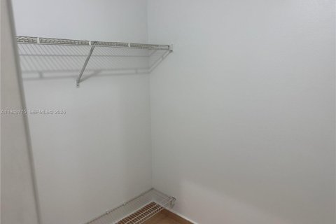 Touwnhouse à louer à Pembroke Pines, Floride: 2 chambres, 117.43 m2 № 2000804 - photo 14