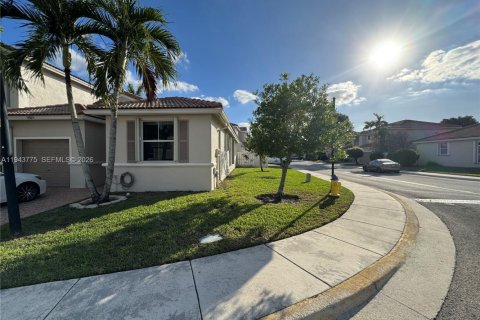 Touwnhouse à louer à Pembroke Pines, Floride: 2 chambres, 117.43 m2 № 2000804 - photo 17
