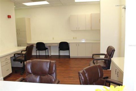 Immobilier commercial à louer à Tampa, Floride: 103.12 m2 № 2308696 - photo 5