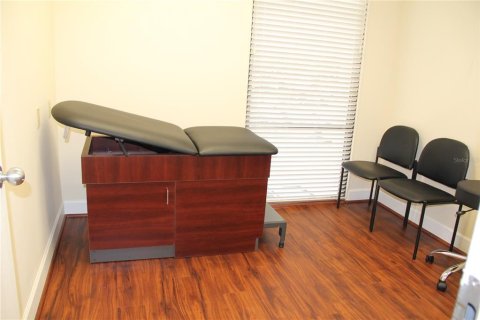 Immobilier commercial à louer à Tampa, Floride: 103.12 m2 № 2308696 - photo 9