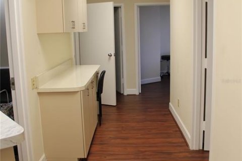 Immobilier commercial à louer à Tampa, Floride: 103.12 m2 № 2308696 - photo 8