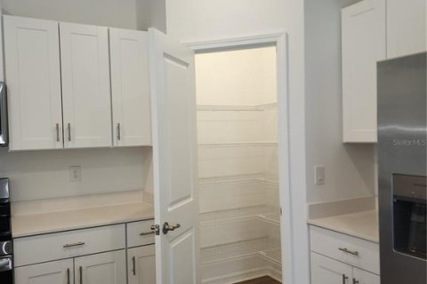 Casa en alquiler en Rotonda, Florida, 4 dormitorios, 168.8 m2 № 1911124 - foto 17