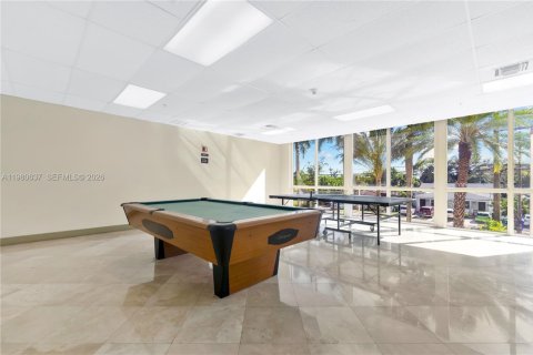 Condo in Miami, Florida, 2 bedrooms  № 2045379 - photo 26