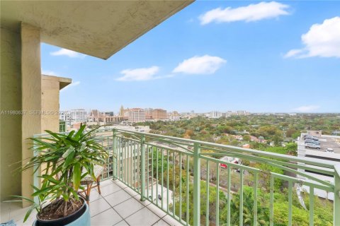 Condo in Miami, Florida, 2 bedrooms  № 2045379 - photo 4