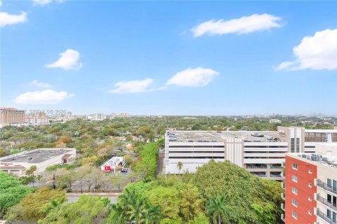 Condo in Miami, Florida, 2 bedrooms  № 2045379 - photo 18