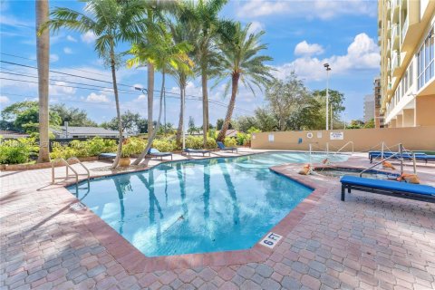 Condo in Miami, Florida, 2 bedrooms  № 2045379 - photo 20