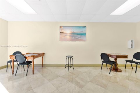 Condo in Miami, Florida, 2 bedrooms  № 2045379 - photo 28